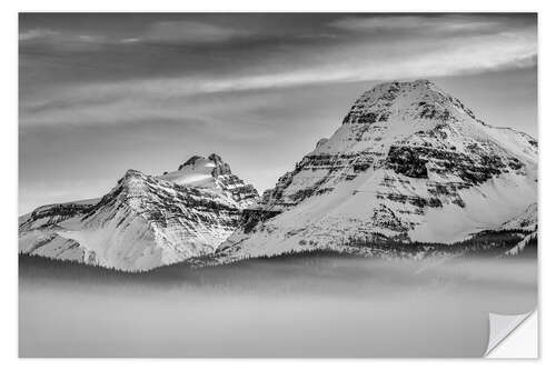 Selvklebende plakat Fog over Bow Lake