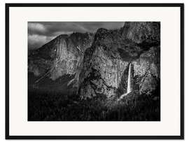 Gerahmter Kunstdruck Spätnachmittagslicht berührt den Bridalveil Fall