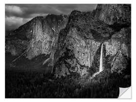 Sticker mural Late afternoon light touches Bridalveil Fall