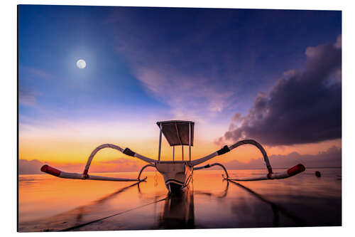 Tableau en aluminium Traditional fishing boat Jukung at sunrise