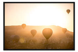 Gerahmter Kunstdruck Heissluftballone bei Sonnenaufgang in Kappadokien