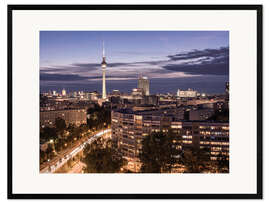 Plakat artystyczny premium w ramie Berlin TV tower at night