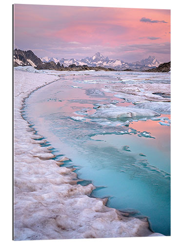 Galleriataulu Sunrise at the ice lagoon in the Swiss Alps