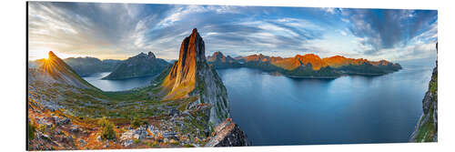 Aluminiumsbilde Sunbeam over mountains at dawn, Senja island