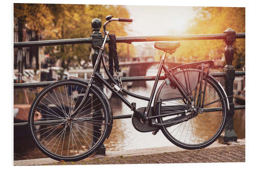 Tableau en PVC Old bicycle in Amsterdam at sunset