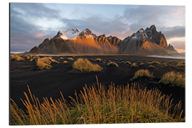 Aluminium print Beautiful sunrise at Vestrahorn in Iceland