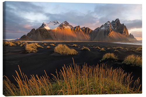 Quadro em tela Beautiful sunrise at Vestrahorn in Iceland