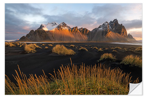 Selvklebende plakat Beautiful sunrise at Vestrahorn in Iceland