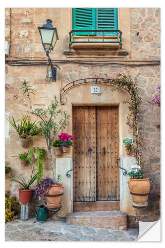 Selvklebende plakat Door in the old town of Valldemossa, Mallorca