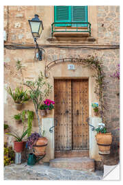 Selvklæbende plakat Door in the old town of Valldemossa, Mallorca