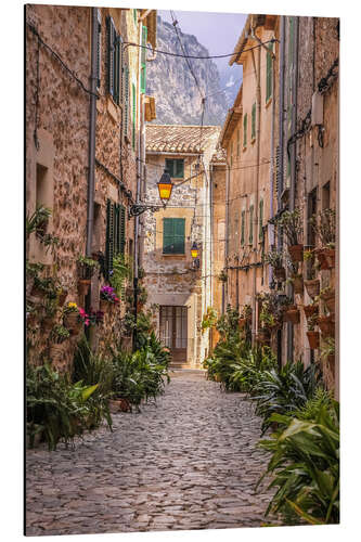 Cuadro de aluminio Alley in the old town of Valldemossa, Mallorca