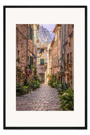 Gerahmter Kunstdruck Gasse in der Altstadt von Valldemossa, Mallorca