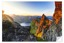 Vinilo para la pared Sunrise on Husfjellet mountain, Senja