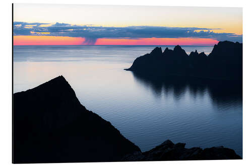 Aluminiumtavla Silhouettes of mountains, Senja island