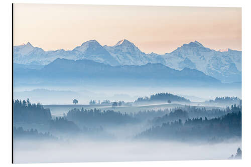 Tableau en aluminium Fog over the hill country of Emmental in front of the Eiger, Mönch and Jungfrau