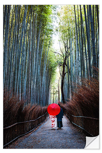 Selvklebende plakat Japanese couple at the bamboo forest