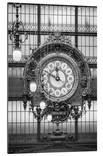 Galleriataulu Big clock in the Musée d'Orsay in Paris