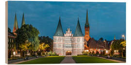 Holzbild Holstentor in Lübeck bei Nacht