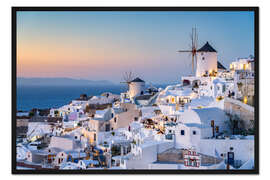 Gerahmter Kunstdruck Sonnenuntergang im Dorf Oia auf Santorini