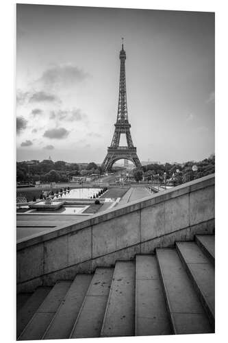 Foam board print Jardins du Trocadéro and Eiffel Tower, black and white