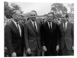 Galleriataulu Apollo 11 astronauts with President Nixon