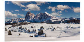 Foam board print Winter day on the Alpe di Siusi with a view of Langkofel and Plattkofel