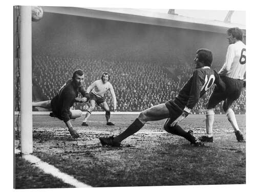 Quadro em plexi-alumínio Bob Wilson lets in a goal from John Toshack, 30 January 1971