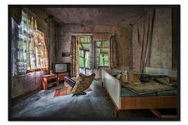 Gerahmter Kunstdruck Verlassenes Hotel