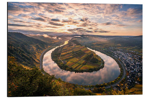 Aluminiumsbilde Moselle loop near Bremm in autumn and sunrise