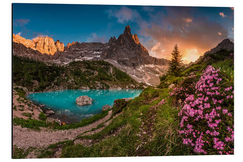 Alumiinitaulu Stunning mountain lake in the Dolomites