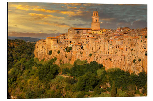 Aluminiumtavla Pitigliano in Tuscany at sunrise