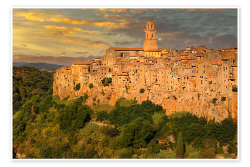 Plakat Pitigliano in Tuscany at sunrise