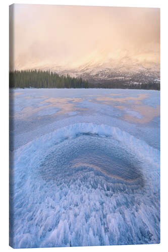 Lienzo Frozen lake in Hemsdal Norway