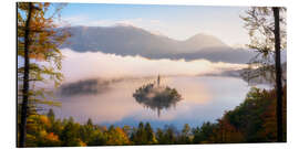 Alumiinitaulu Foggy autumn morning over Lake Bled in Slovenia