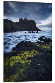 Akryylilasitaulu A dramatic evening on the wild coast of Northern Ireland