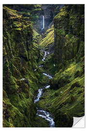 Sisustustarra A dramatic green canyon in Iceland