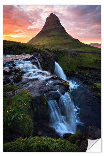 Muursticker Sunset over the imposing Kirkjufell in Iceland