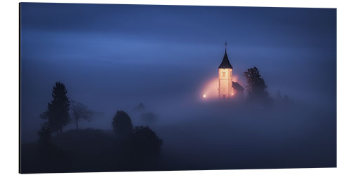 Cuadro de aluminio A foggy evening near Jamnik in Slovenia