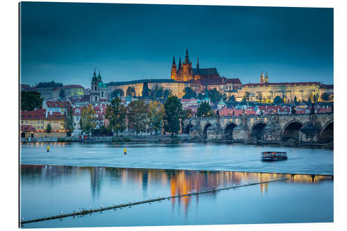 Galleriataulu Prague in the evening