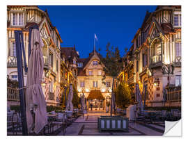 Selvklebende plakat Historic Hotel Le Normandy in the evening