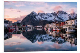 Aluminium print A quiet evening in Henningsvaer in Lofoten