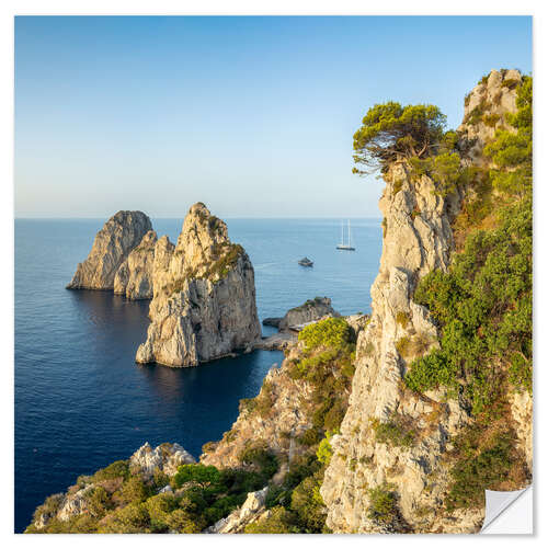 Selvklebende plakat Faraglioni Felsen im Sommer, Capri, Italien