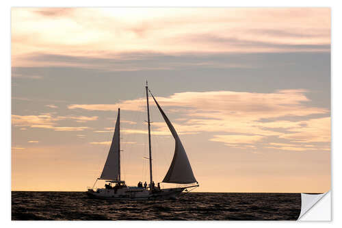 Selvklebende plakat Boat in the Pacific Ocean