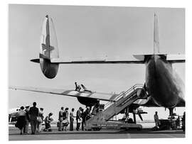 Print på skumplade Passengers of a triple tail constellation style aircraft, 1950s