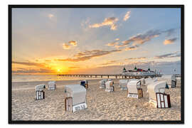 Gerahmter Kunstdruck Sonnenaufgang bei der Seebrücke in Ahlbeck auf Usedom