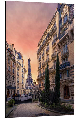 Aluminium print Eiffel Tower in front of a pink evening sky