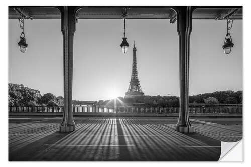 Vinilo para la pared Pont de Bir Hakeim and Eiffel Tower, b/w