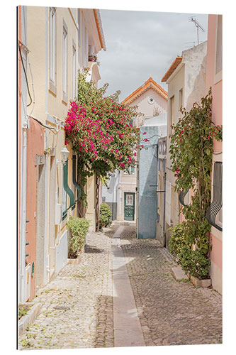 Tableau en plexi-alu Pastel color street in Cascais, Portugal