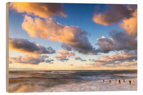 Tableau en bois Cloudy sky over the Baltic Sea