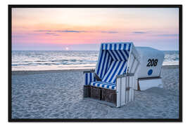 Gerahmter Kunstdruck Entspannen im Strandkorb an der Nordsee